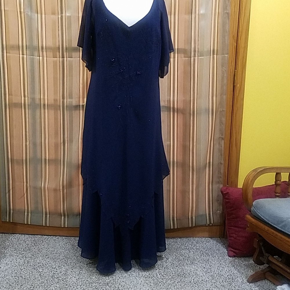 🥂Gorgeous Navy Blue Beaded Eveningwear🍾🍾